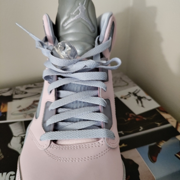 Rare Jordan 5 Easter 🐰 - Picture 3 of 5